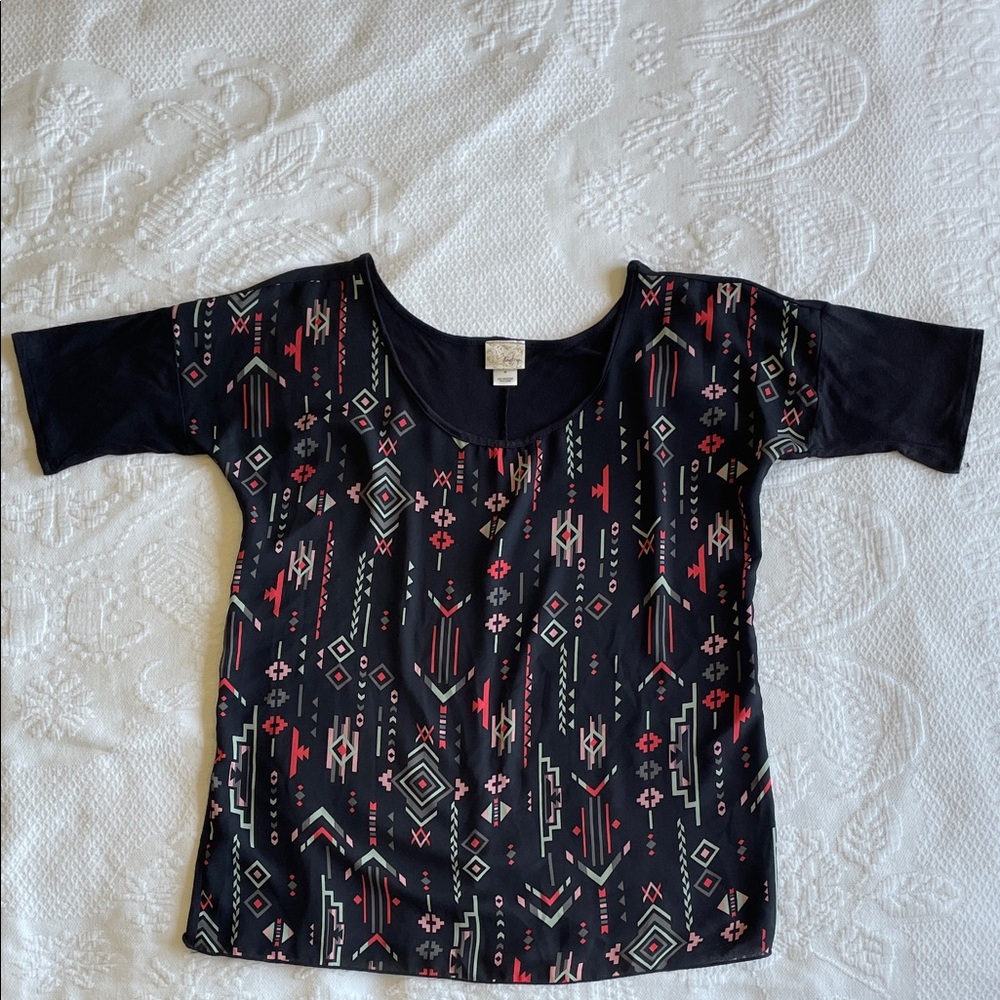 Daytrip Short Sleeve Aztec Print Tee Made in USA. Size M